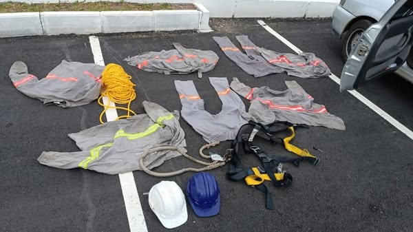 PM PRENDE HOMENS USANDO UNIFORMES DE EMPRESAS DO RAMO DE TELEFONIA SUSPEITOS DE FURTAREM CABOS ELÉTRICOS