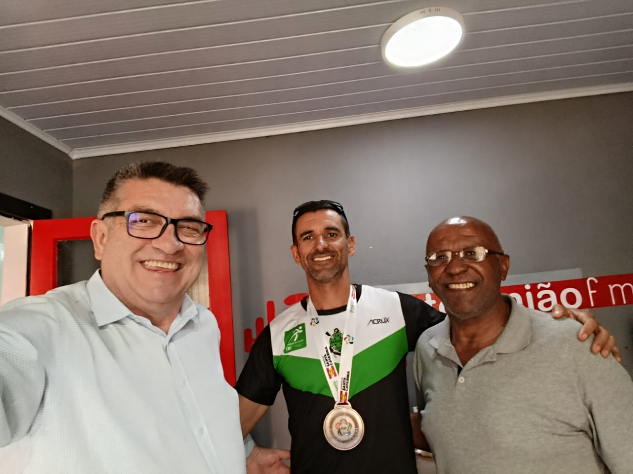 Medalha de bronze na modalidade de RemoGláucio participou do programa Esporte e Resenha