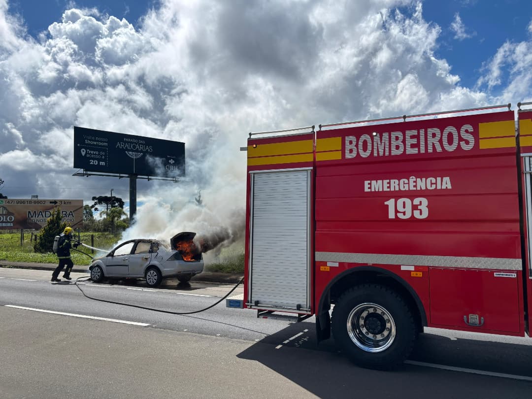 FIESTA PEGA FOGO APÓS SUBIR A SERRA DONA FRANCISCA