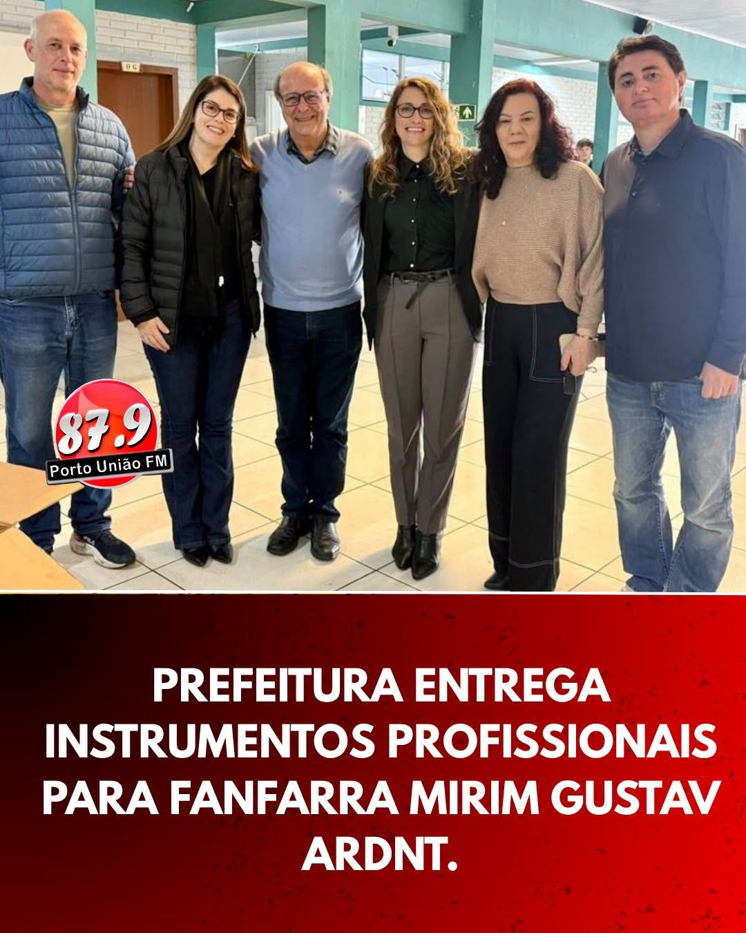 Fanfarra Mirim de União da Vitória recebe instrumentos de percussão profissionais.