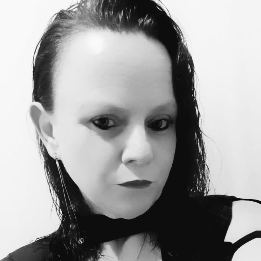 PROFESSORA MORRE ATROPELADA EM TRÊS BARRAS