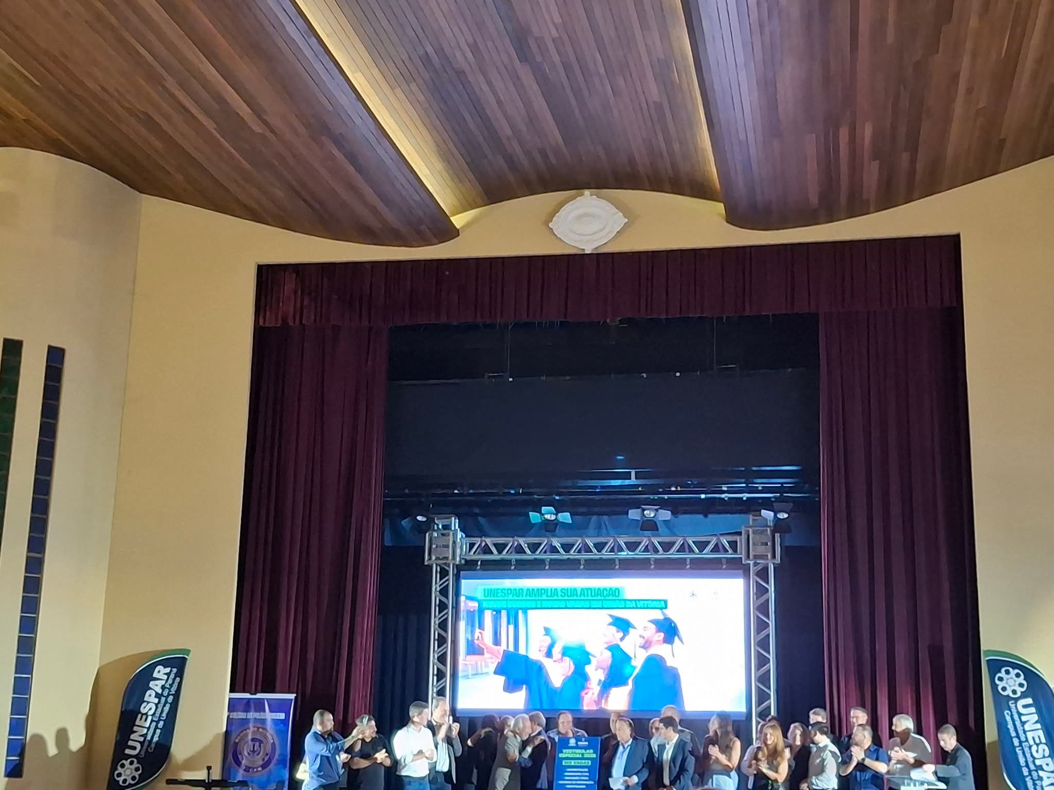 ​Educação em festa: Incorporação de cursos da Uniuv à Unespar é celebrada em evento Oficial